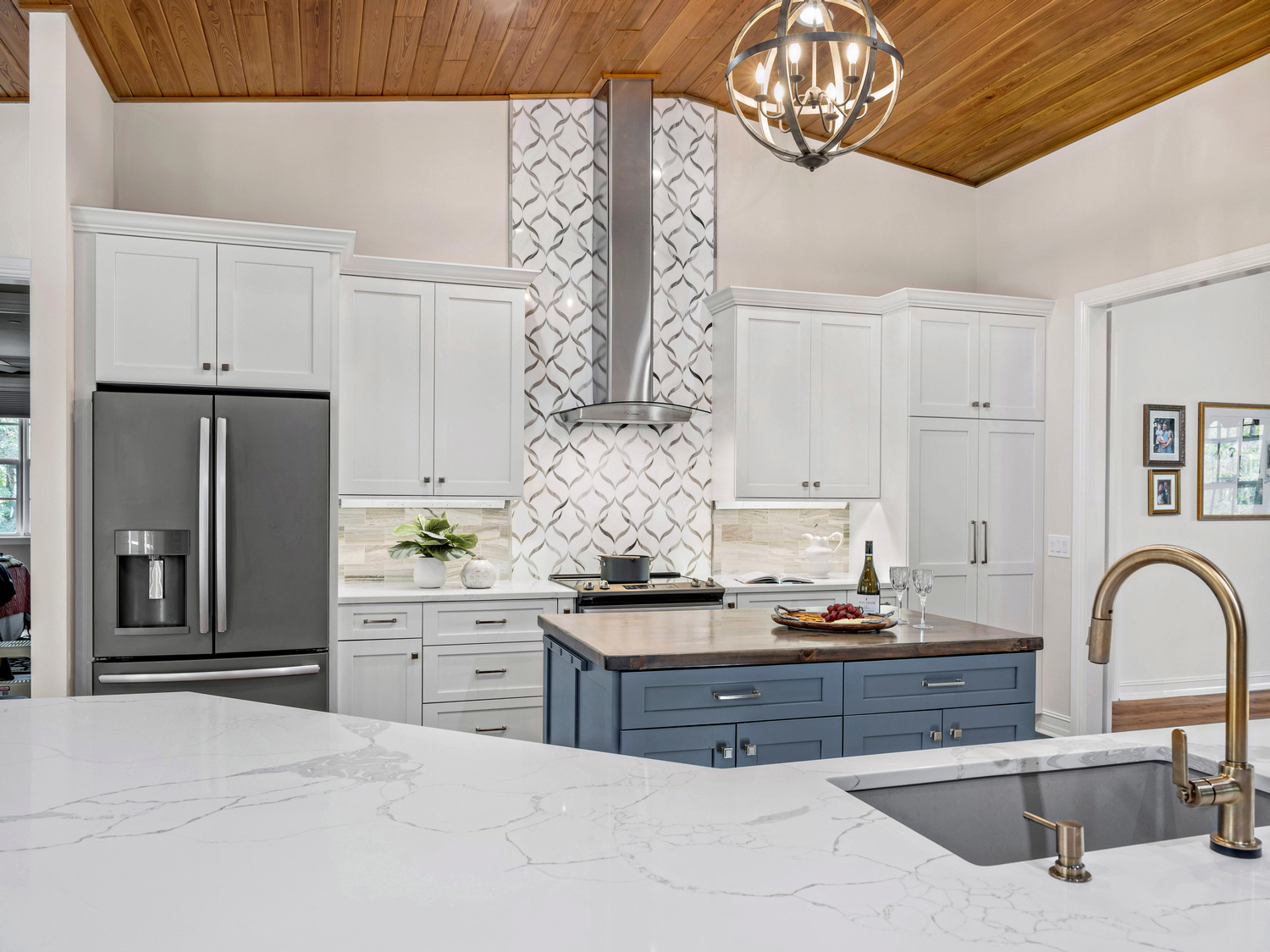 DreamMaker Bath & Kitchen Kitchen Remodeling