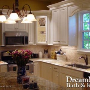 Traditional Wood Kitchen Cabinets