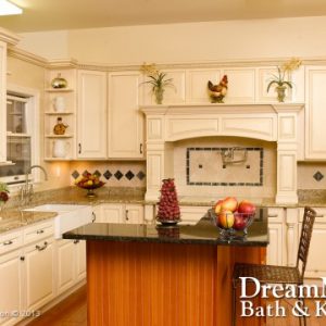 Traditional Kitchen Island Design