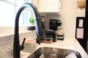 Modern faucet to compliment the kitchen makeover