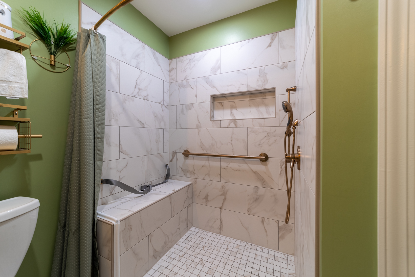 Greenville - DM_Cooper_Bathroom_WEB_Ready_-2.jpg