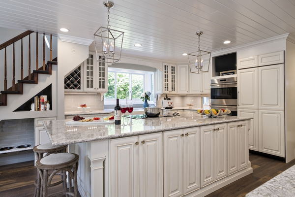 PHOTOS: Traditional White Kitchen Remodel in Camp Hill, PA – RM